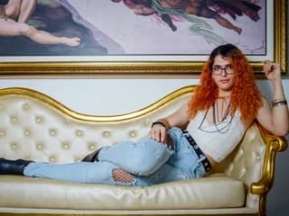 WebCAM of Alice_Bathoty