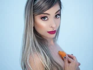 WebCAM of ChloeMackenziee