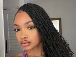 WebCAM of HalleTheStar