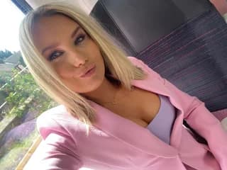 WebCAM de HotBlondeLara_xo