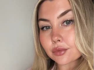 PeachyPollyUK WebCAM 